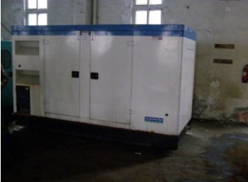 前进康明斯150kw大型柴油二手发电机组 前进康明斯150kw大型柴油二手发电机组